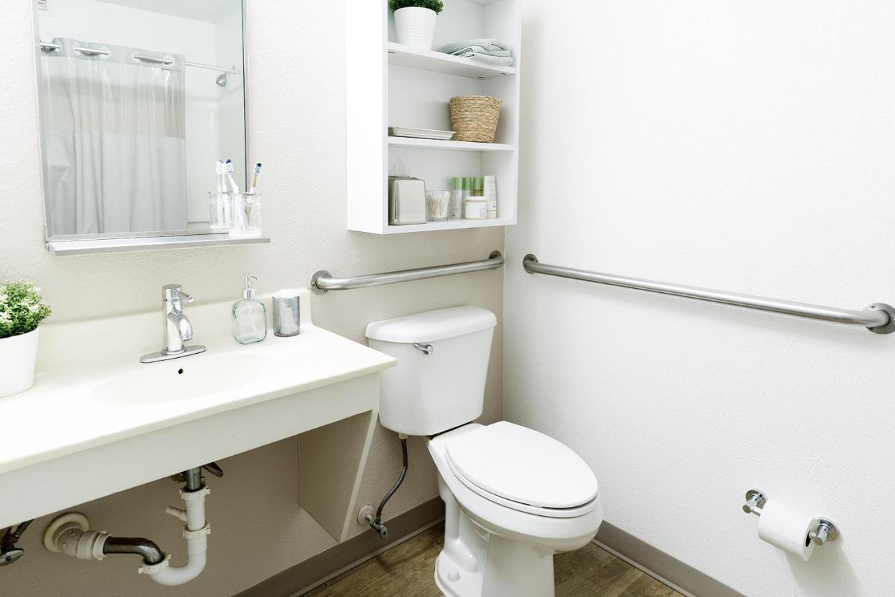 Intown Suites Extended Stay West Palm Beach Fl - Military Trail Rd Lake Park Exteriör bild